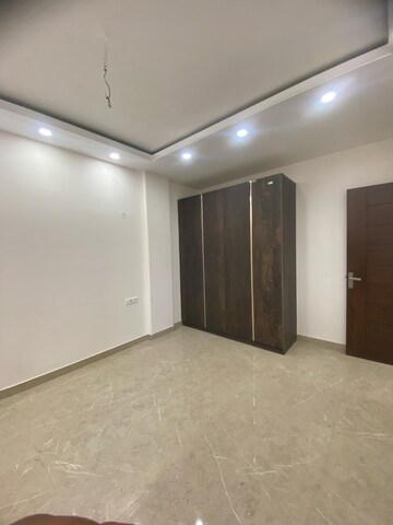 Room in 3 BHK Builder Floor at Sector 21d – for Sale