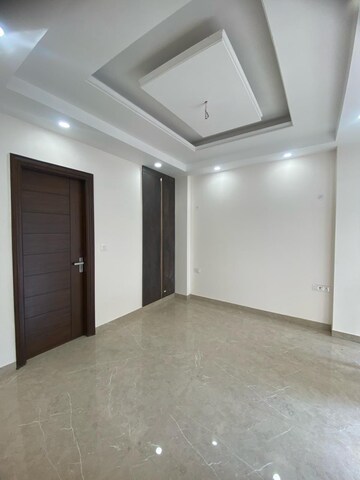 Room in 3 BHK Builder Floor at Sector 21d – for Sale