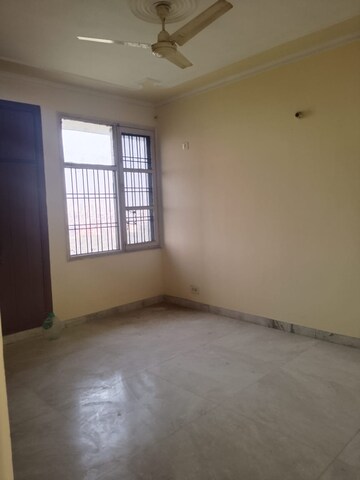 Room in 3 BHK Apartment at Gokul Apartments Faridabad, Sector 45 – for Sale