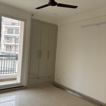 Room in 3 BHK Apartment at Maxxus Elanza, Nagla Road – for Rent