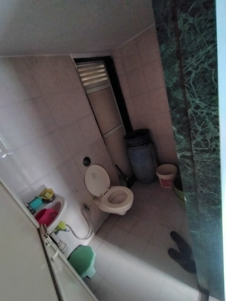 Bathroom, laxmi-avenue-d-global-city-ph-1 1.5 Bedroom 830 Sq.Ft. Apartment In Virar West Palghar 8047423