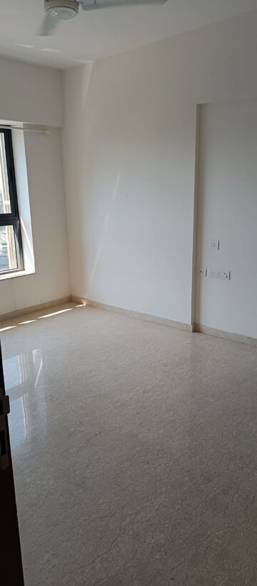 Room in 2 BHK Apartment at Shapoorji Pallonji Vicinia, Powai – for Sale