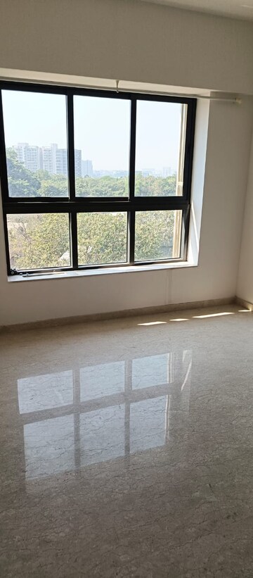 Room in 2 BHK Apartment at Shapoorji Pallonji Vicinia, Powai – for Sale