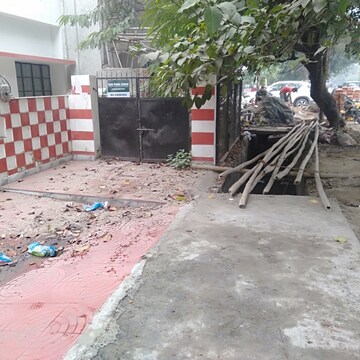 Parking in  Office Space at Aliganj – for Rent
