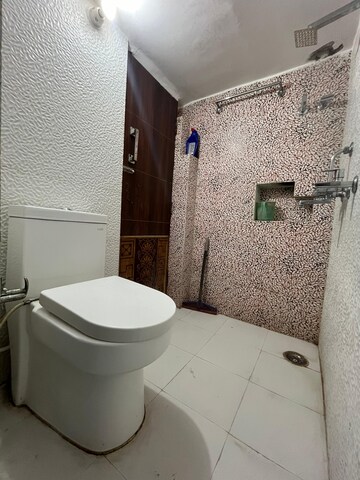 Bathroom in 1 BHK Independent House at Gomti Nagar – for Rent