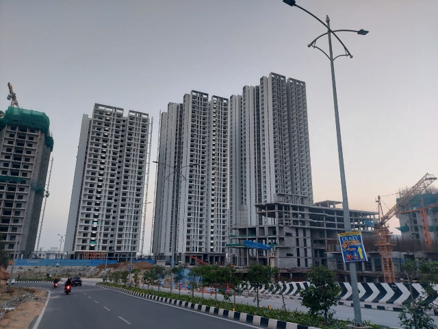 3 BHK + Pooja Room 2660 Sq.Ft. Apartment in Raghuram The Vue Residences