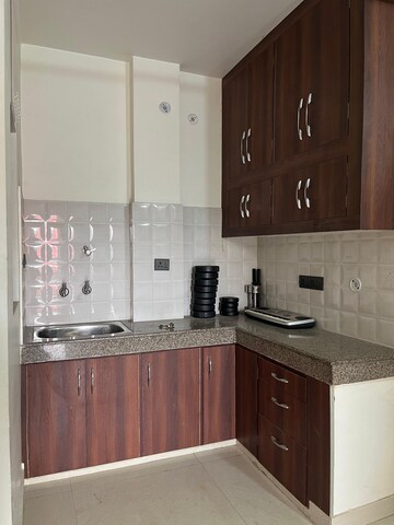 Kitchen in 1.5 BHK Independent House at Gomti Nagar – for Rent