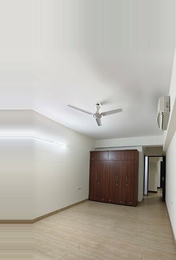 Room in 3.5 BHK Apartment at Sector 66-A – for Rent