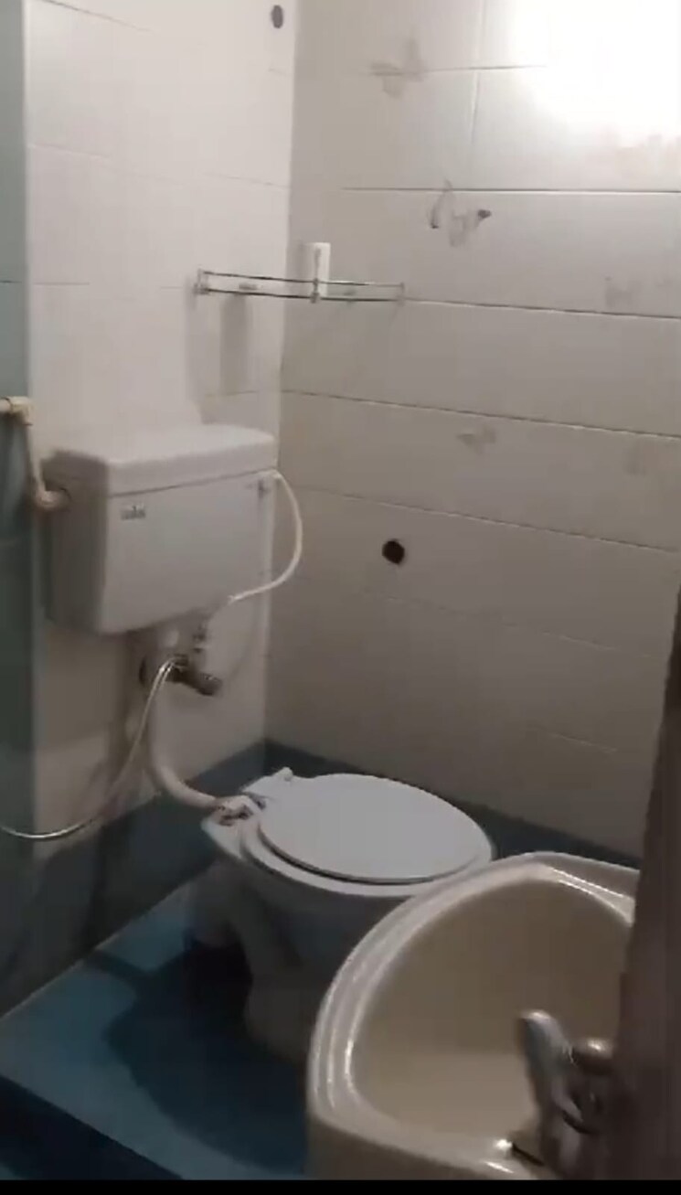 Bathroom, cosmos-hills 2 Bedroom 700 Sq.Ft. Apartment In Pokhran Road No One Thane 8047602