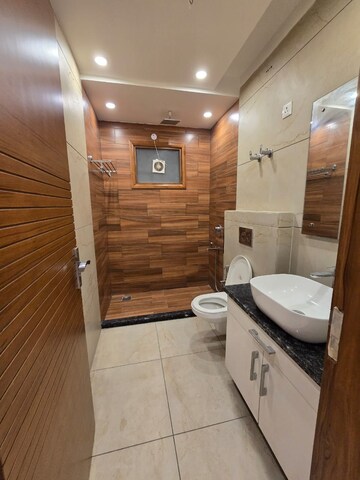 Bathroom in 3.5 BHK Builder Floor at Paschim Vihar – for Rent
