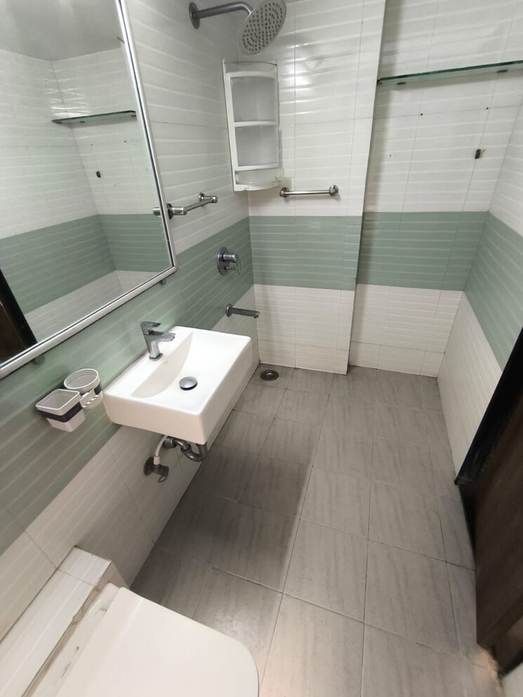 Bathroom, bal-govind-chs 2 Bedroom 900 Sq.Ft. Apartment In Chembur Mumbai 8047622