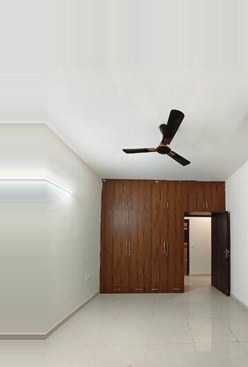 Room in 3 BHK Apartment at Sector 66 B – for Rent
