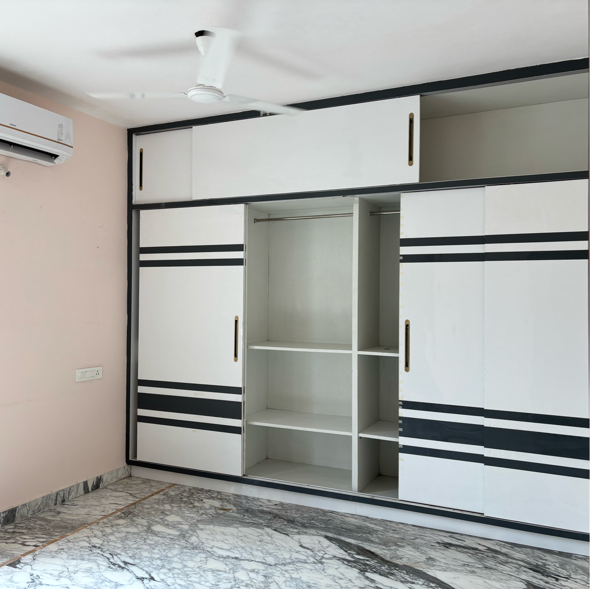 3 BHK + Pooja Room Apartment For Sale in SMR Vinay Iconia Hyderabad