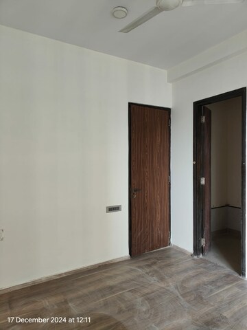 Room in 3 BHK Apartment at Omkar Apartment Malad East, Malad East – for Rent