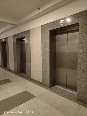 Building Lobby in 3 BHK Apartment at Omkar Apartment Malad East, Malad East – for Rent