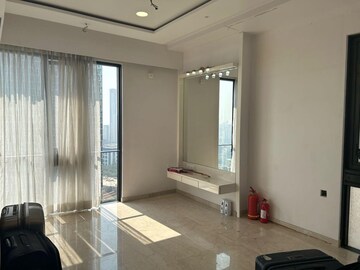 Room in 3 BHK Apartment at Lodha The Park, Worli – for Rent