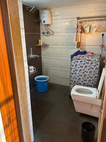 Bathroom in 1 RK Apartment at Andheri West – for Rent