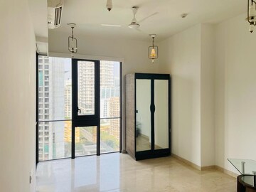 Room in 3 BHK Apartment at Lodha The Park, Worli – for Rent