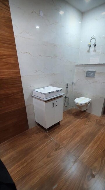 Bathroom in 4 BHK Builder Floor at Sector 43 – for Rent