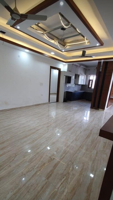 Kitchen in 4 BHK Builder Floor at Sector 43 – for Rent