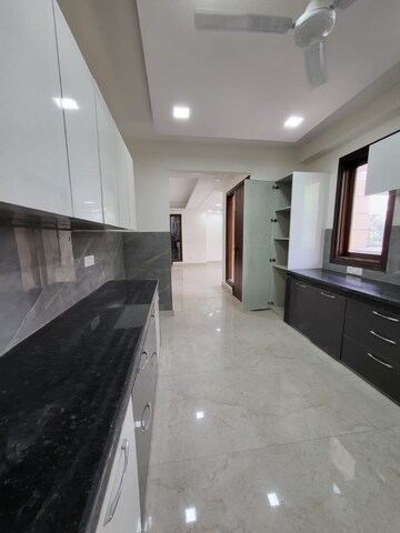 Kitchen in 4 BHK Builder Floor at Sector 43 – for Rent