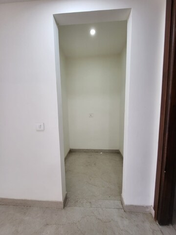 Room in 4 BHK Builder Floor at Sector 41 – for Rent