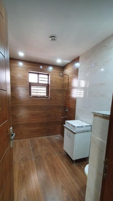 Kitchen in 4 BHK Builder Floor at Sector 43 – for Rent