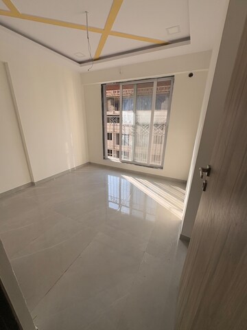 Room in 3 BHK Apartment at Vaibhavlaxmi East Syde, Ghatkopar East – for Rent
