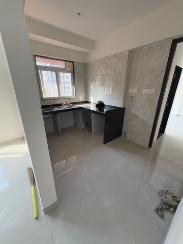 Room in 3 BHK Apartment at Vaibhavlaxmi East Syde, Ghatkopar East – for Rent