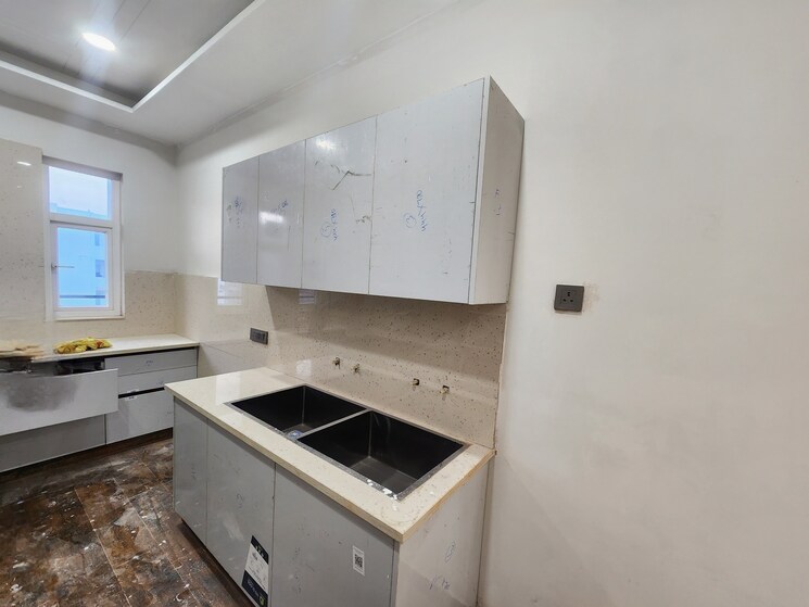 Kitchen, bptp-eden-estate 3.5 Bedroom 215 Sq.Ft. Builder Floor In Sector 81 Faridabad 8047777