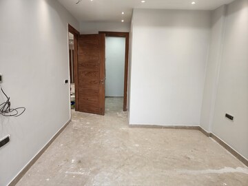 Room in 3.5 BHK Builder Floor at BPTP Eden Estate, Sector 81 – for Sale
