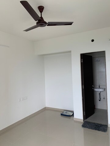 Room in 1 BHK Apartment at Puraniks City Reserva, Ghodbunder Road – for Rent