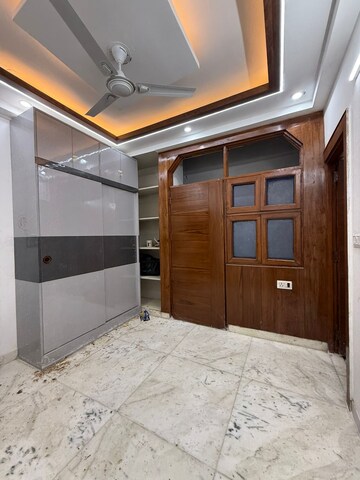 Room in 3 BHK Apartment at BCC Bharat Residency, Indrapuram – for Rent