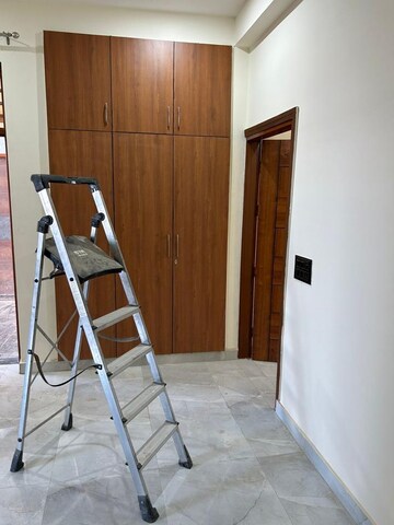 Staircase in 2 BHK Builder Floor at Ansal Plaza Sector-23, Sector 23 – for Rent