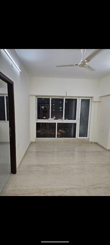 Room in 1 BHK Apartment at Omkar Signet, Malad East – for Rent