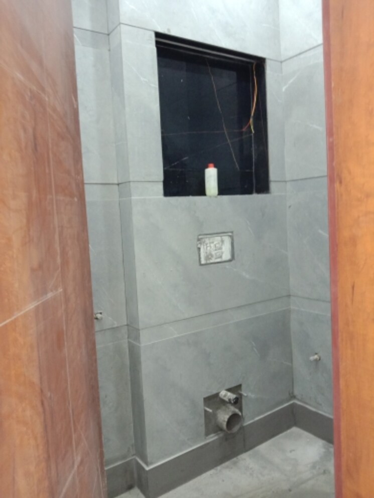 Bathroom, dwarka mor 2.5 Bedroom 675 Sq.Ft. Independent House In Dwarka Mor Delhi 8047925