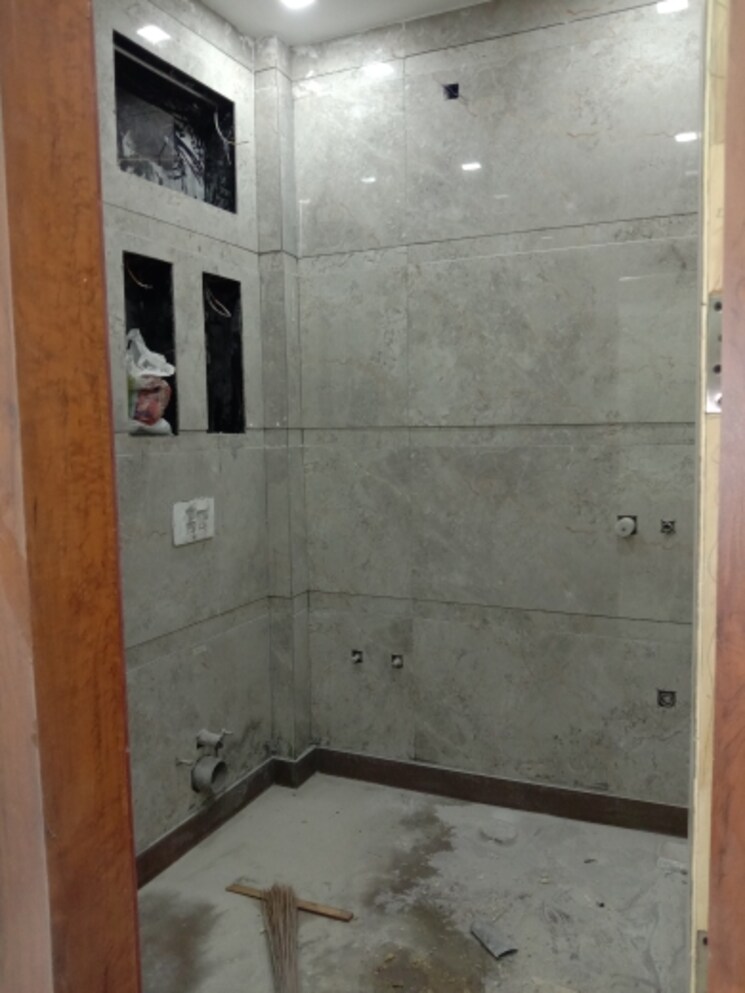 Bathroom, dwarka mor 2.5 Bedroom 675 Sq.Ft. Independent House In Dwarka Mor Delhi 8047925