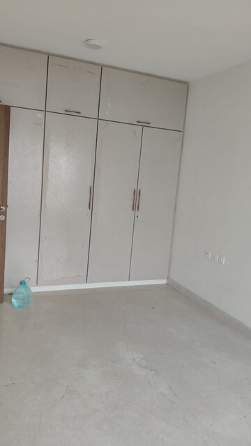 Room in 2 BHK Apartment at K Raheja Ascencio, Chandivali – for Rent
