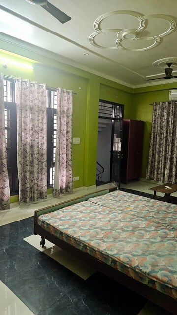 Bedroom in 1 RK Independent House at Gomti Nagar – for Rent