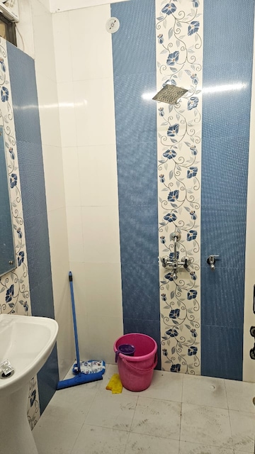 Bathroom in 1 RK Independent House at Gomti Nagar – for Rent