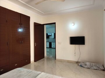 Room in 1 BHK Builder Floor at Saket – for Rent