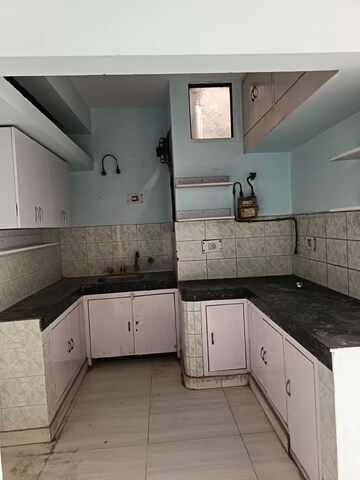 Kitchen in 2.5 BHK Builder Floor at Sector 82 – for Rent