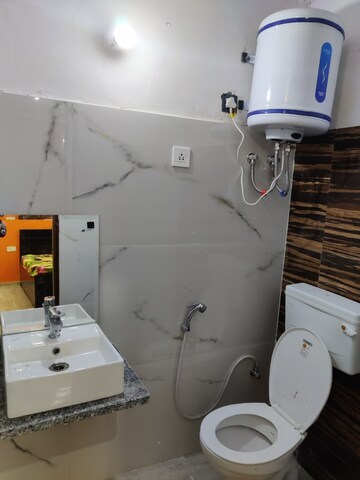 Bathroom in 1 RK Builder Floor at Sector 23 – for Rent