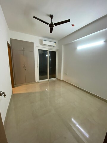 Room in 3 BHK Apartment at Omaxe Forest Spa, Sector 93b – for Sale
