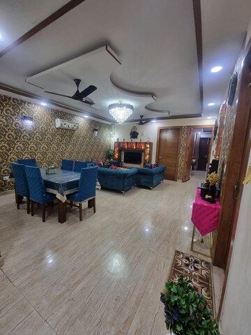 Parking in 3 BHK Builder Floor at Sector 32 – for Sale