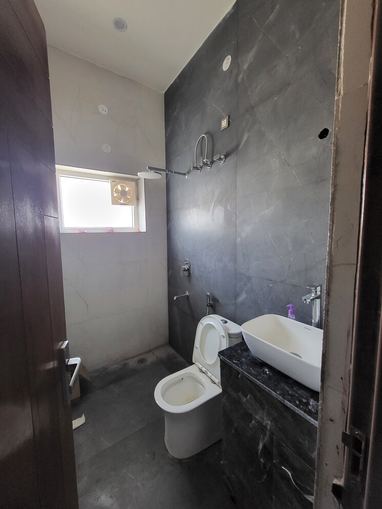 Bathroom, malsi 3 Bedroom 1600 Sq.Ft. Builder Floor In Malsi Dehradun 8048125