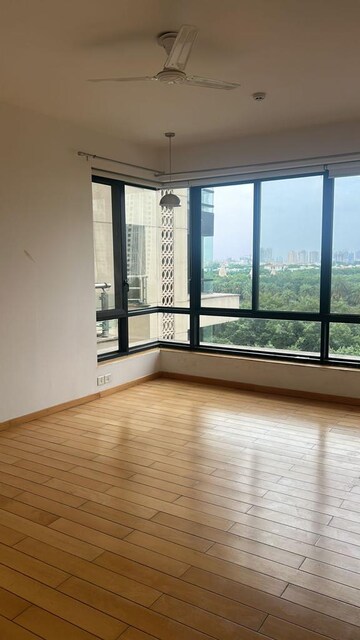 Room in 2 BHK Apartment at Jaypee Green Crescent Court, Jaypee Greens – for Rent