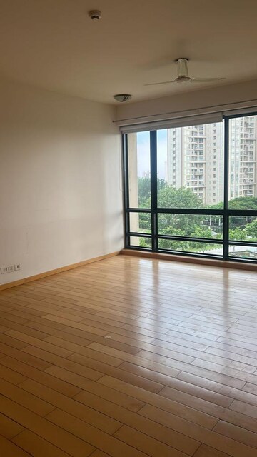 Room in 2 BHK Apartment at Jaypee Green Crescent Court, Jaypee Greens – for Rent