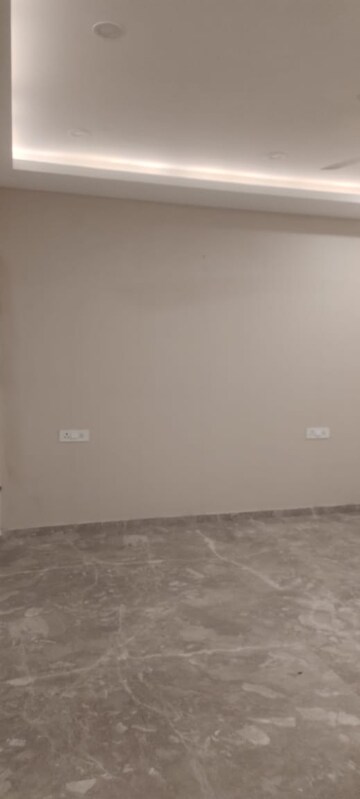 Room in 3 BHK Builder Floor at SS Southend Elite, Sector 49 – for Rent