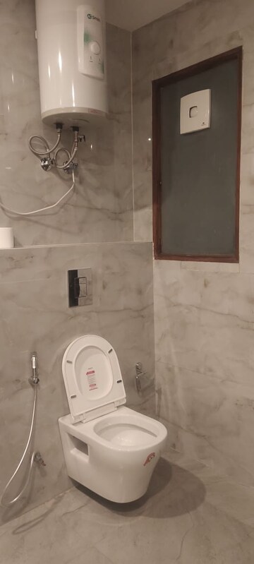 Bathroom in 3 BHK Builder Floor at SS Southend Elite, Sector 49 – for Rent
